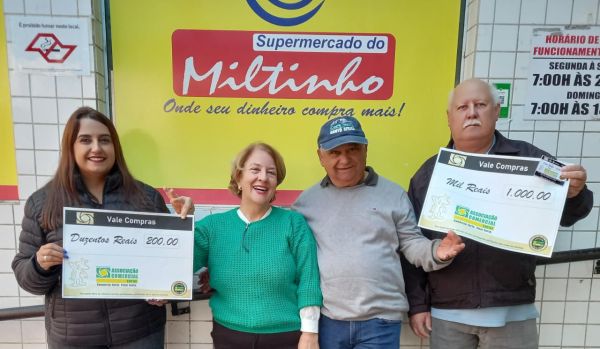 Cristina - SR Miltinho e esposa - ganhador Sr Celio Lopes Cardoso